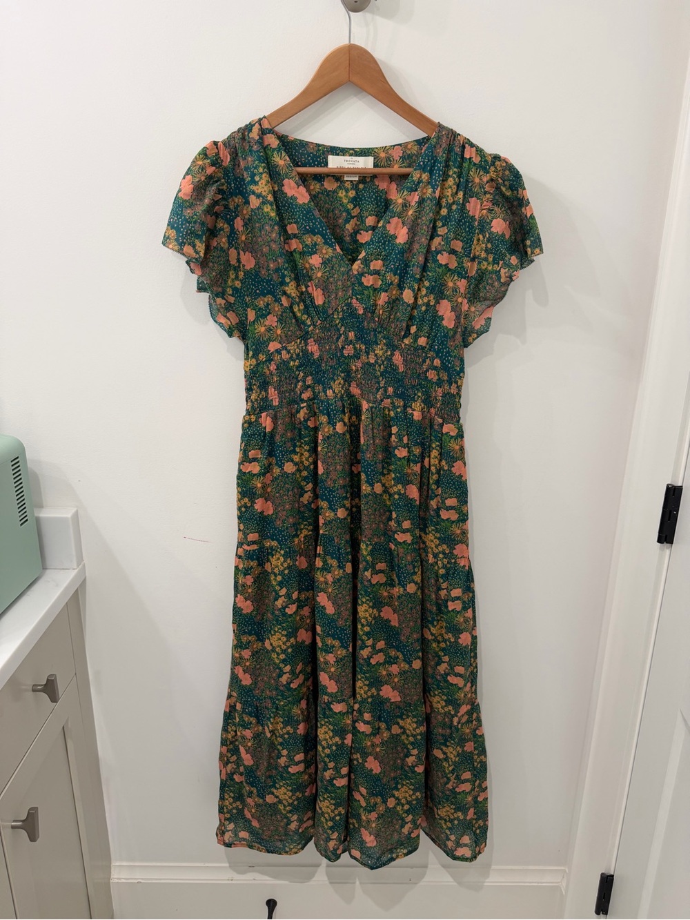 Trovata Birds of Paradis Flutter Sleeve Kendall Midi Dress in Woodbine Cluster